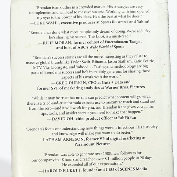 Hardcover One Million Followers Book Growth hacks for your business, brand - Picture 2 of 2